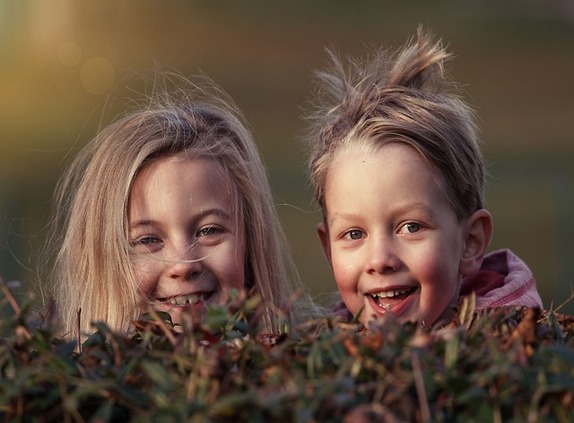 Read more about the article 7 rules for raising a happy child